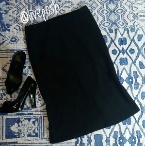 ✴️$5✴️EXPRESS Black Wool Trumpet Skirt Size 1/2